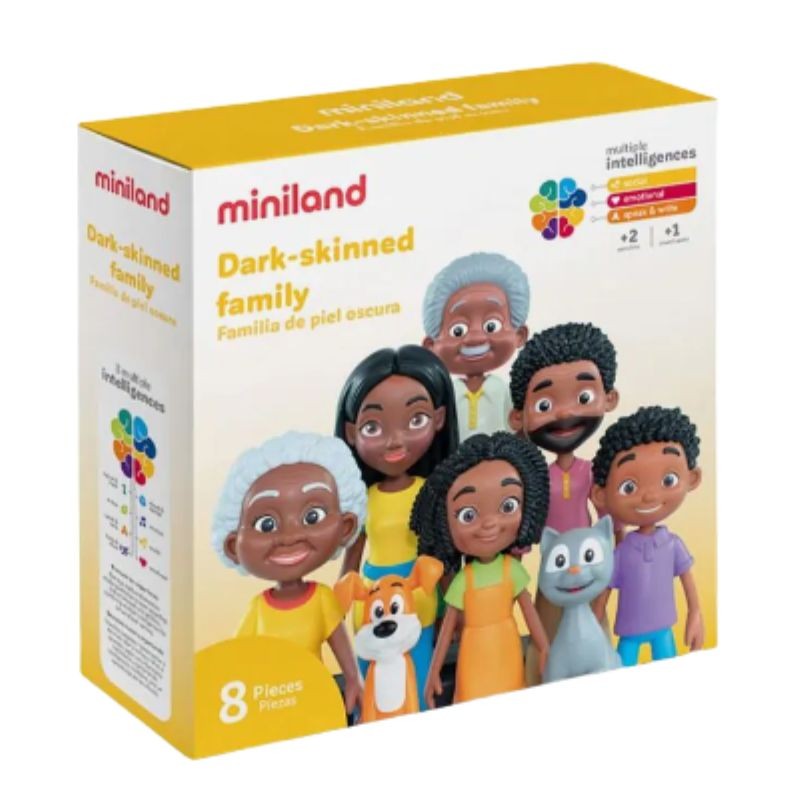 Famille à la peau foncée